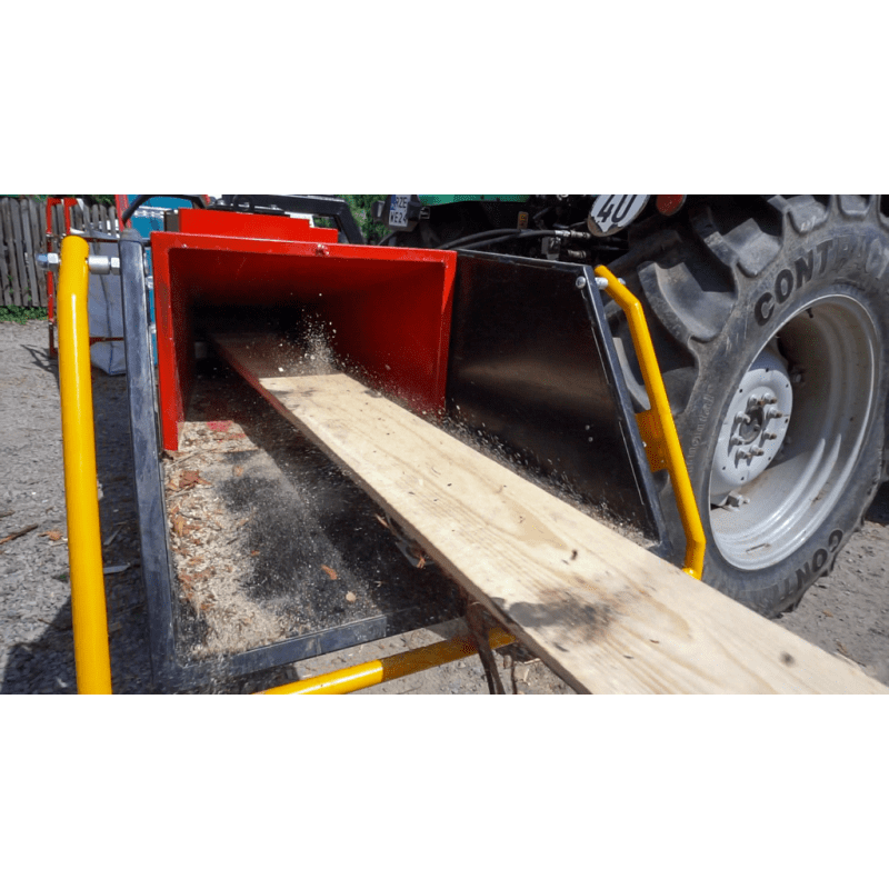 Remet CNC Holzhacker RP-200 mit Förderband 3m | Profi PTO-Holzhacker bis 16 cm