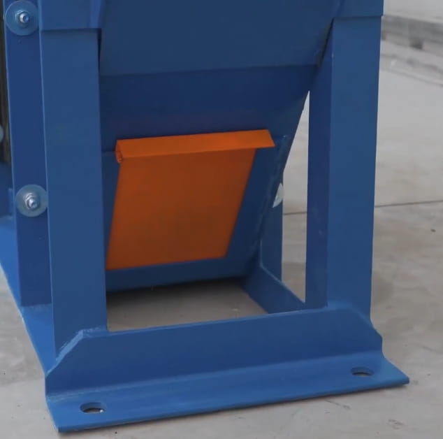 Bucket elevator 10.5 m · Vertical bucket elevator for grain & bulk materials · up to 10 t/h