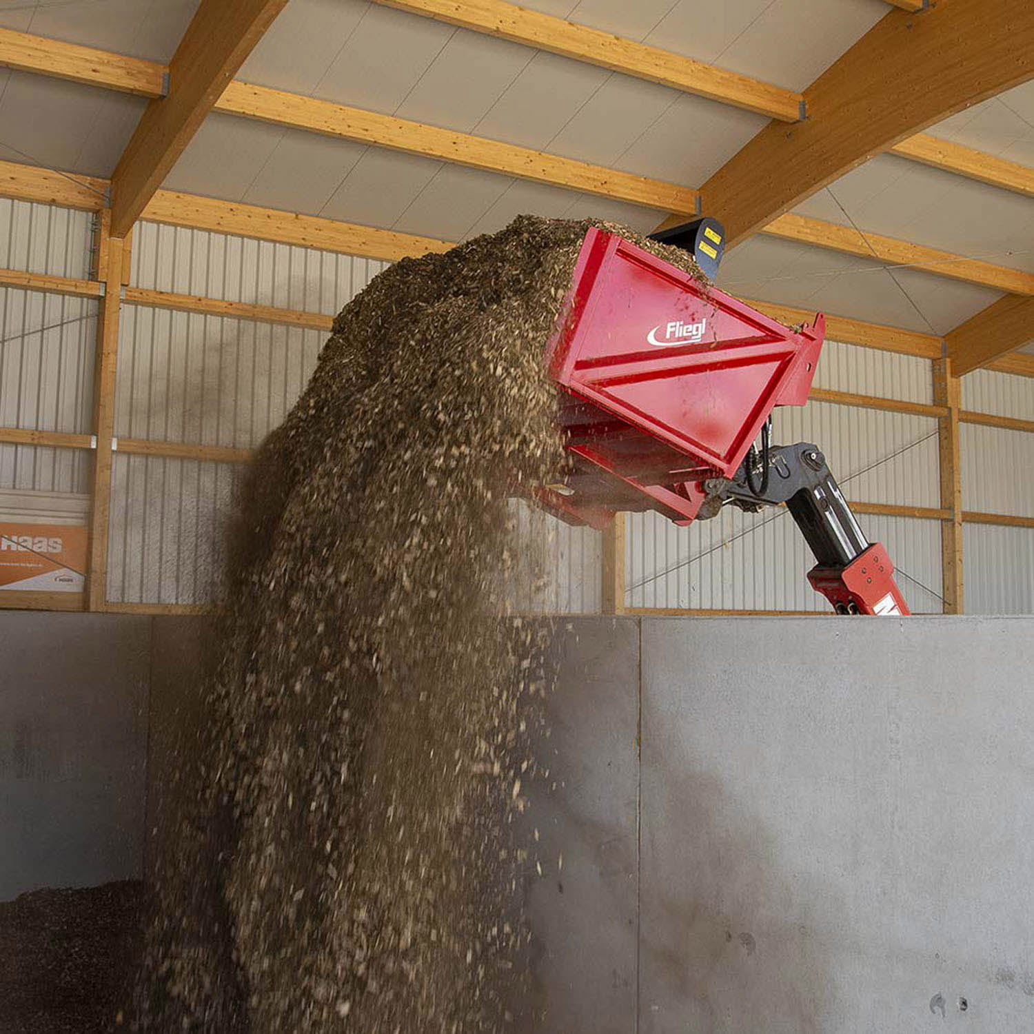 Fliegl push-off bucket 1500 mm | 1.6 m³ | Hydraulic | Wheel loader & telescopic loader attachment