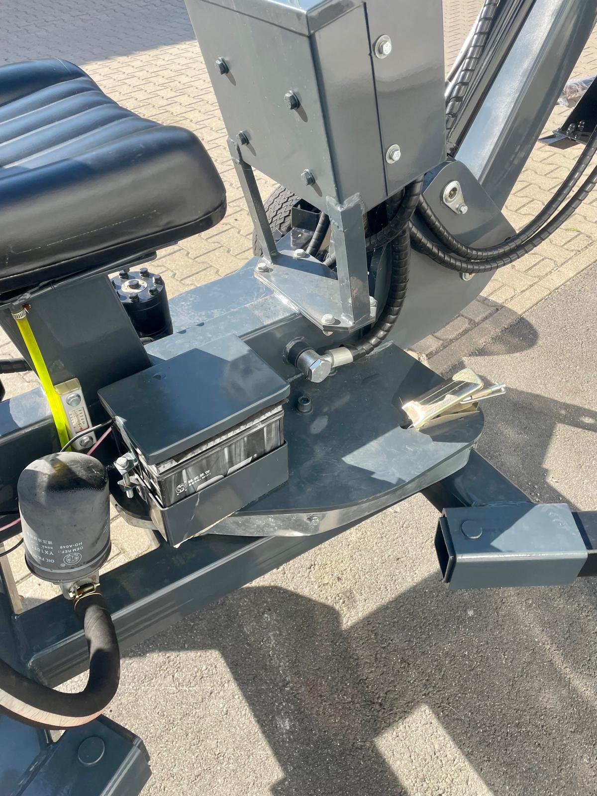 Schreitbagger Nero 580 kg | 15 PS Loncin Benzinmotor | 360° Schwenkbereich | E-Start