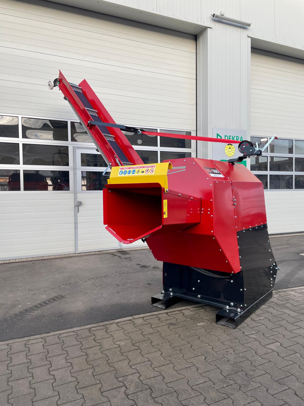 Remet CNC Holzhacker Woodpecker RP300 – Schneidespalter mit PTO-Antrieb & Förderband 3M