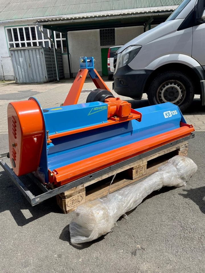 Mulcher Stark KS135 | Schlegelmulcher 135 cm Arbeitsbreite | Für Traktoren ab 20 PS