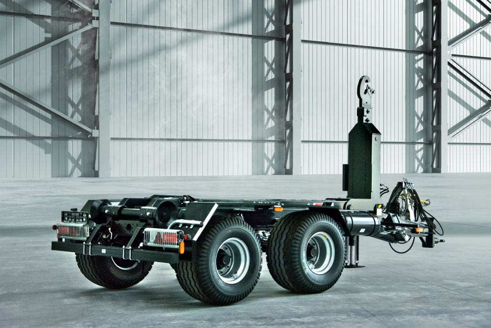 PRONAR T185/1 Hooklift Trailer – 15 t Gross Weight, Tandem, Hydraulic, for Agriculture & Construction