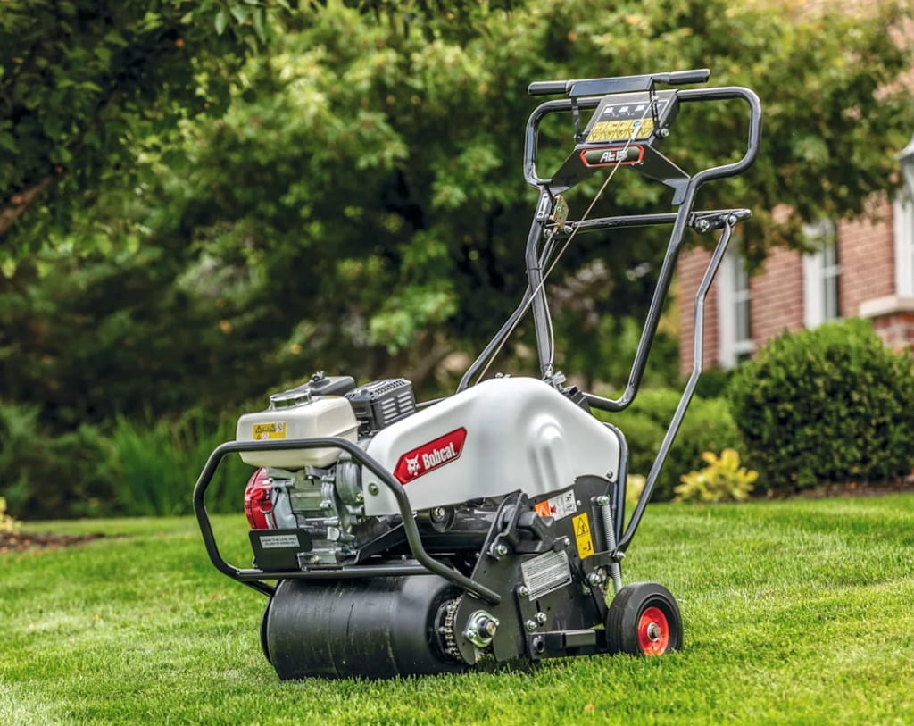 Bobcat AE19 Aerifizierer | 48 cm Arbeitsbreite | Profi-Rasenpflege
