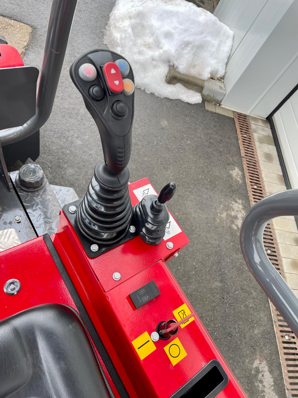 Elektro Radlader 604 – 650 kg Hubkraft | Zero Emission Allradlader