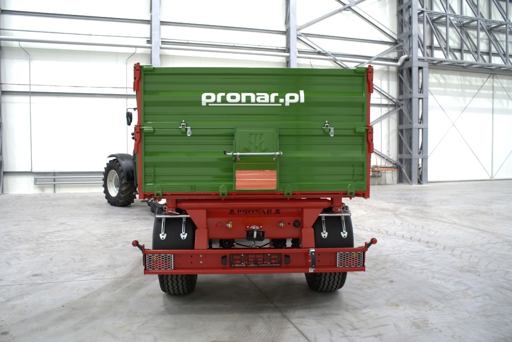 grain trailer, grüner Trailer, landwirtschaftlicher Anhänger, Rückansicht, Metallseiten