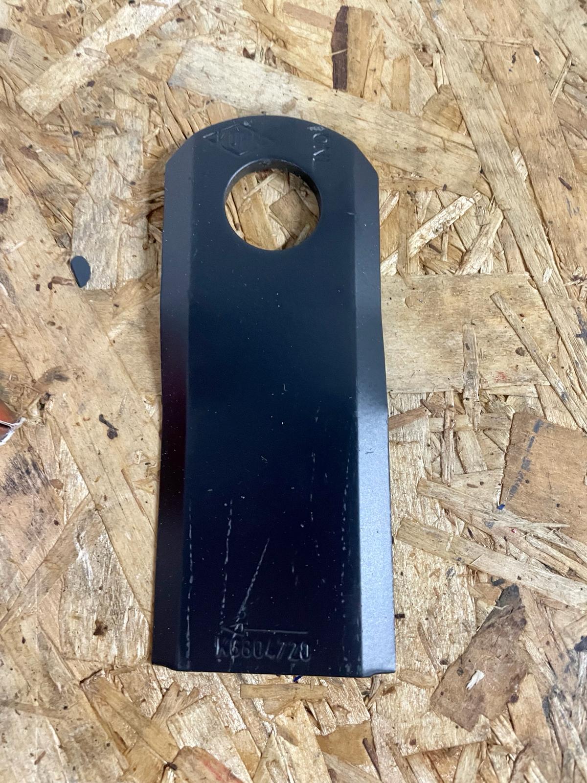 Kuhn mower blade, right - K6804720