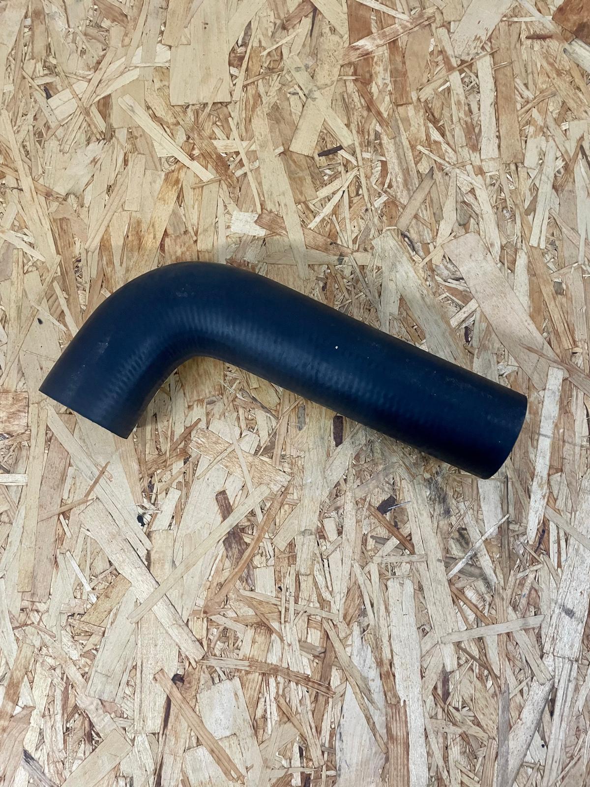 E026181 Kühlerschlauch oben - passend zu Massey Ferguson 3582179M2