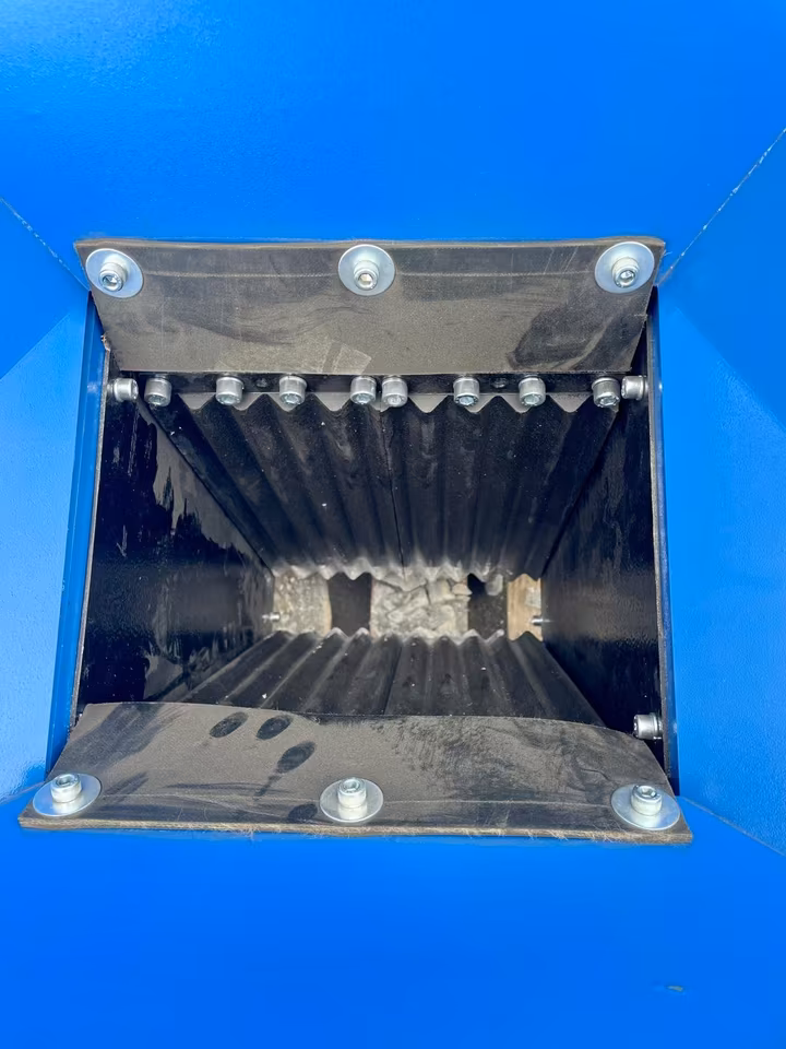 Anhänger Backenbrecher Bizon 450 - Benzinmotor 18PS