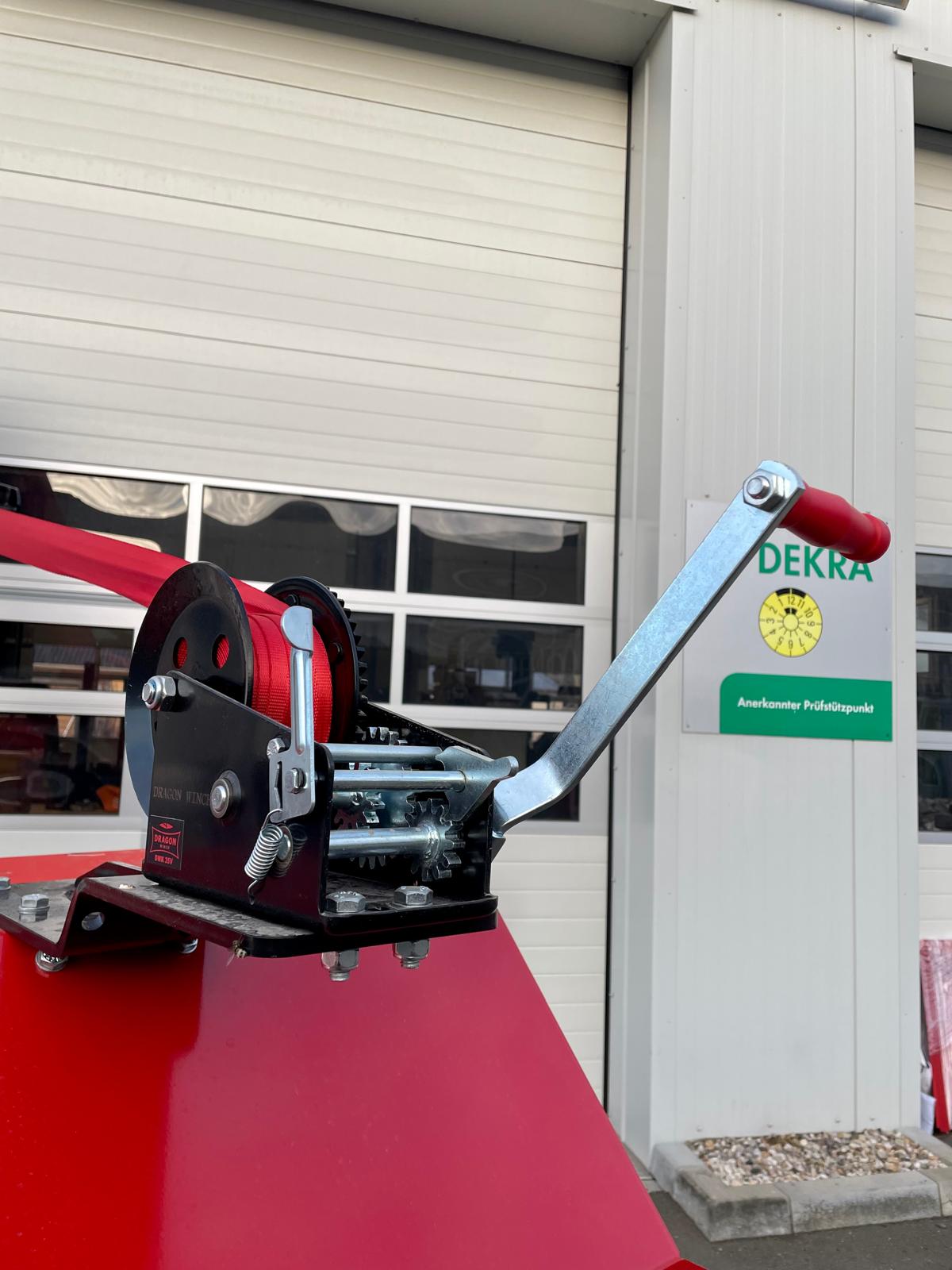 Remet CNC Holzhacker Woodpecker RP300 – Schneidespalter mit PTO-Antrieb & Förderband 3M