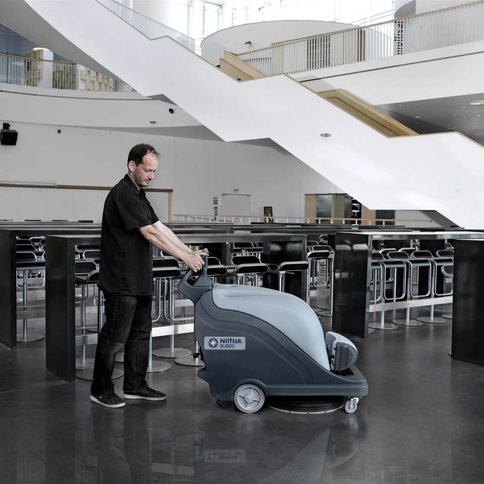 Brander Mietservice für Poliermaschinen | Nachläufer- & Aufsitz-Poliermaschinen für Industrie, Gewerbe & Kommunen | Hochglanz-Bodenpflege ab 12 Monaten