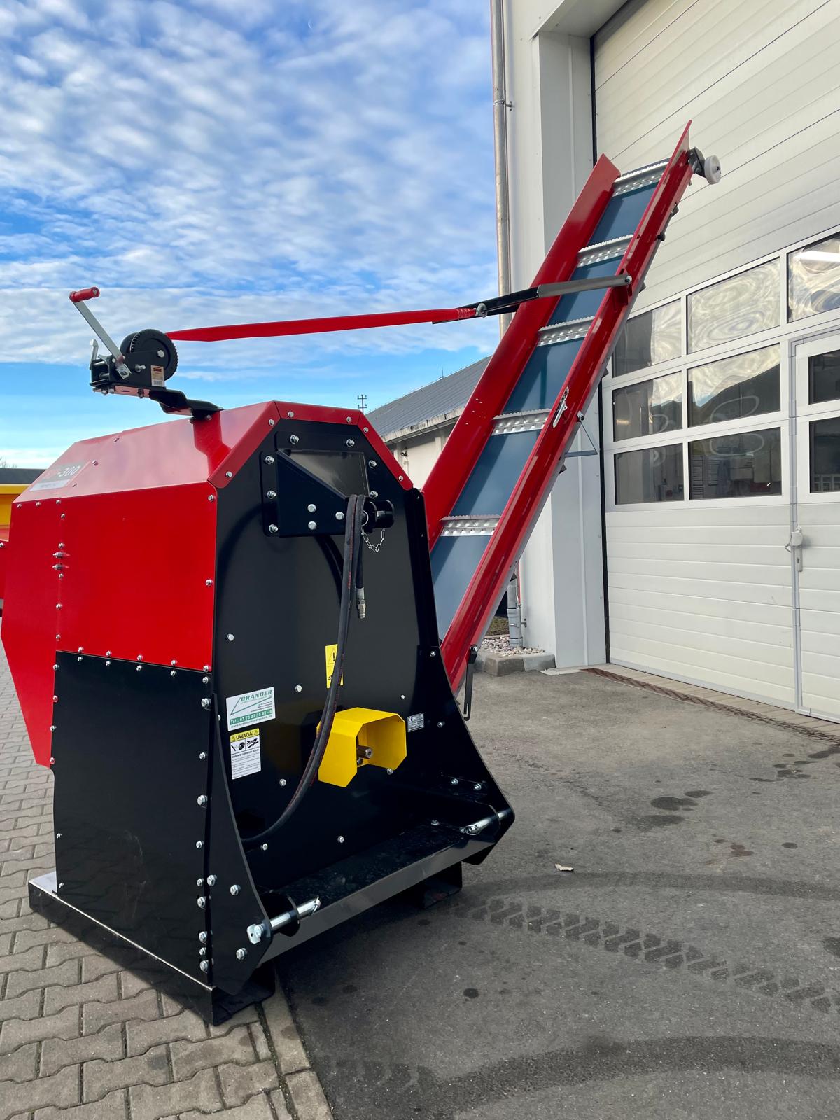 Remet CNC Holzhacker Woodpecker RP300 – Schneidespalter mit PTO-Antrieb & Förderband 3M