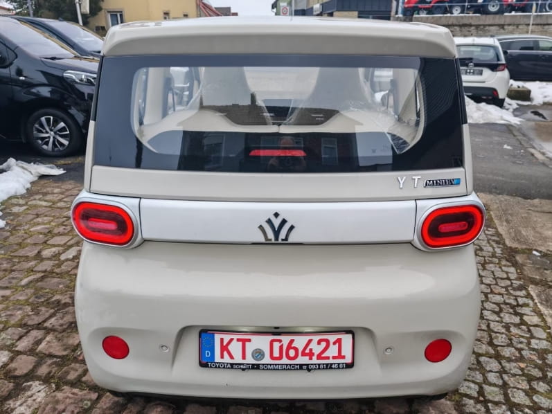 Wuling L7e electric car, 4-seater, 3-door, 90 km/h – 215 km range, including €3,000 electric vehicle subsidy