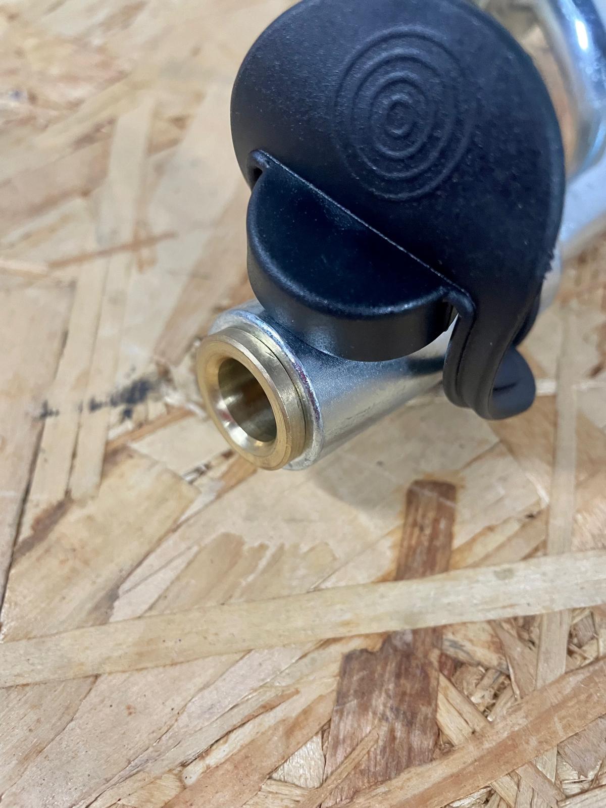 Rotating beacon, swiveling attachment tube