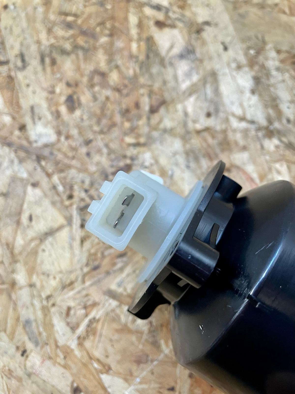 HELLA brake light installation - 2DA009001-051