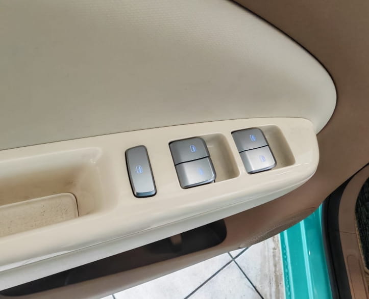 Wuling Hongguang Mini EV 4-Sitzer L7e Elektroauto – 90 km/h, Klima, ABS, 2 Airbags