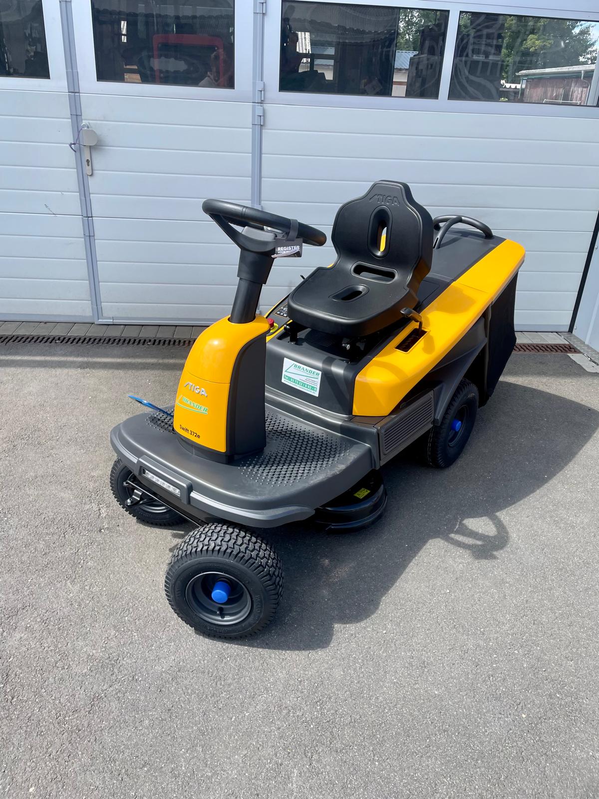 Stiga Swift 372e electric lawn tractor at Brander – Innovation & Power ...