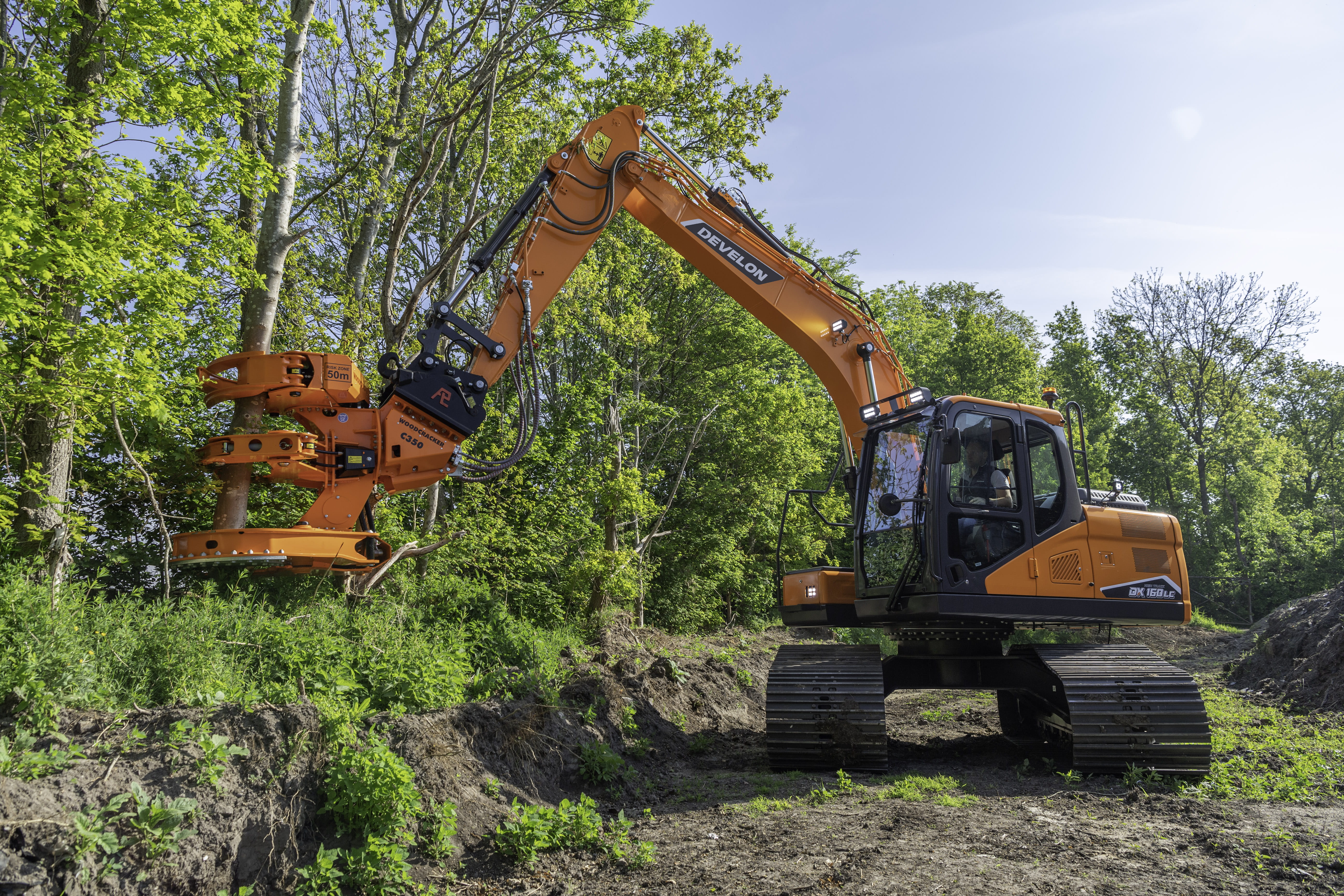 Raupenbagger Develon DX160LC-7-HT