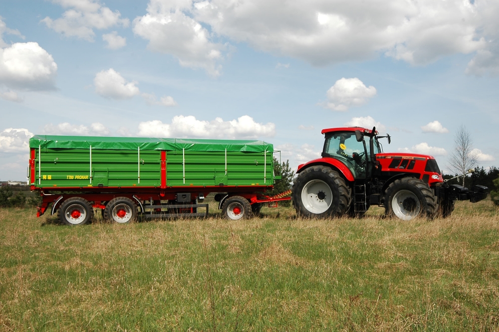 Traktor, Anhänger, Landwirtschaftliches Fahrzeug, Grüner Planenanhänger, Rot-schwarzer Traktor