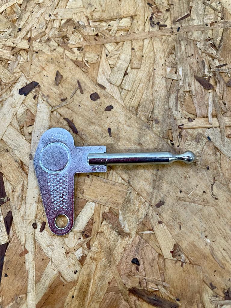 ET04929 Zetor Zündschlüssel - 931844