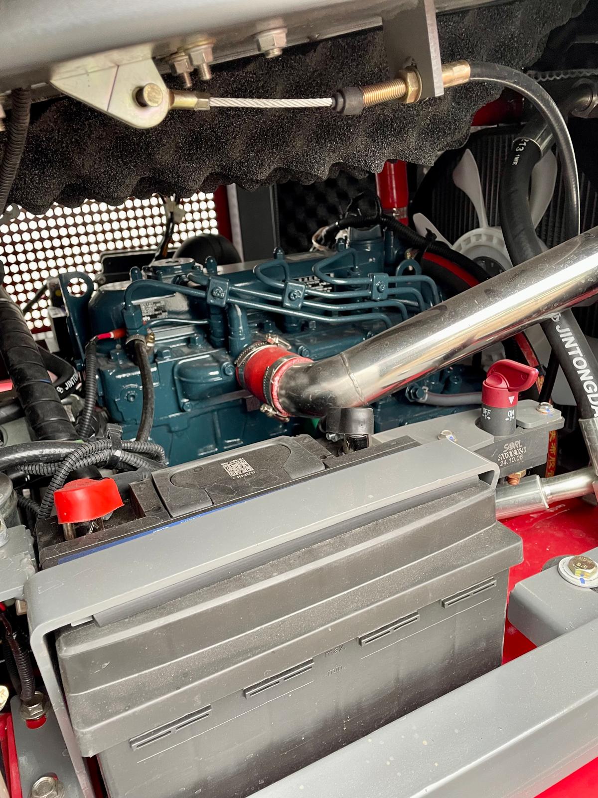 Telescopic wheel loader with cab & Kubota engine – 1200 kg rated load | Professional skid steer loader