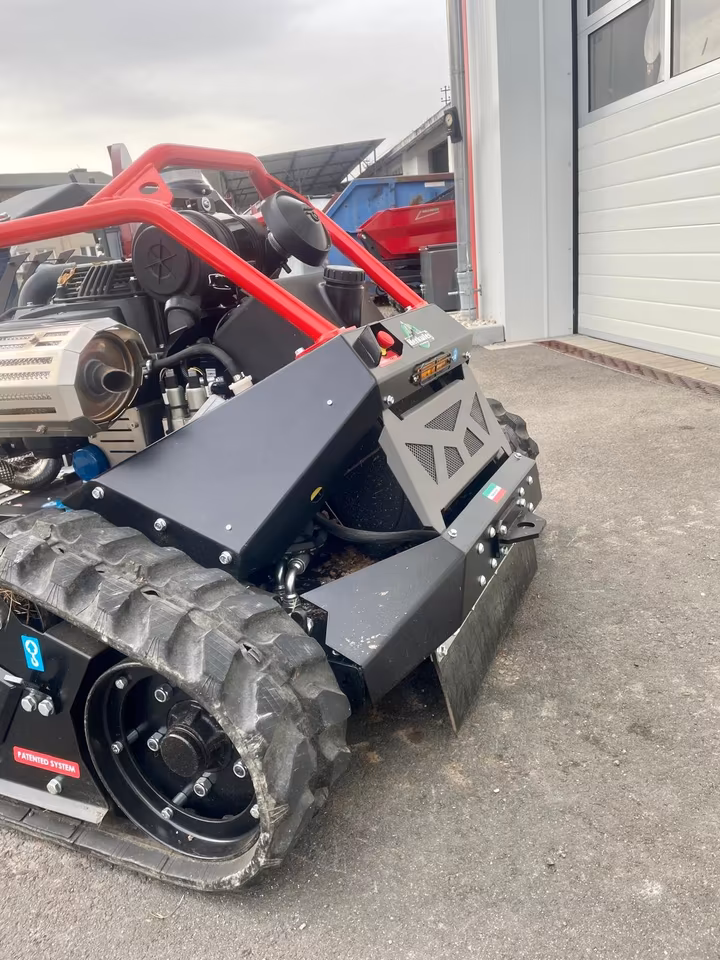 Herkules Raupenmäher mit Fernsteuerung – kompakter Böschungsmäher 24 PS für extreme Hanglagen