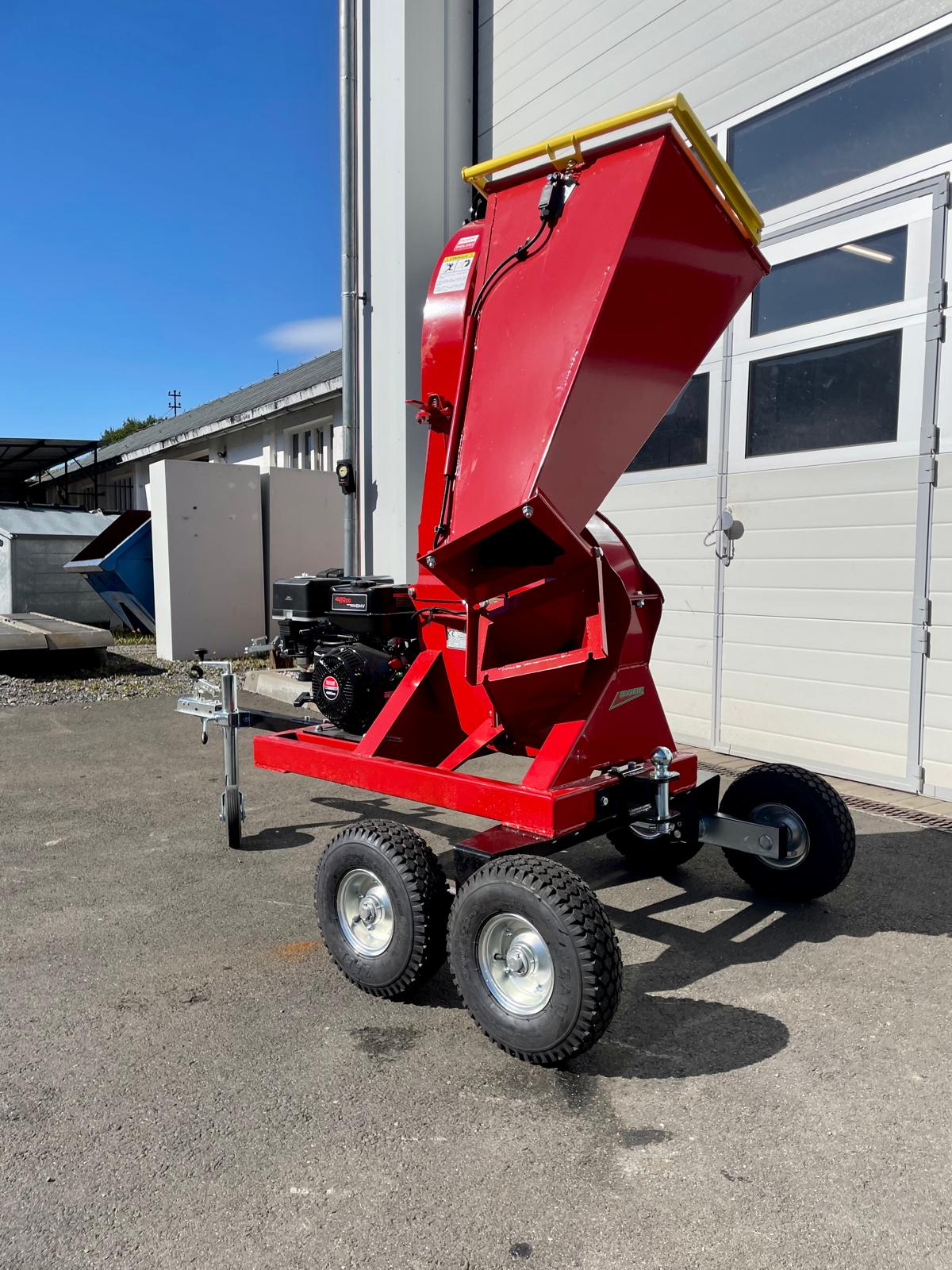 Remet RTS630 wood chipper, petrol engine, off-road – 100 mm disc chipper