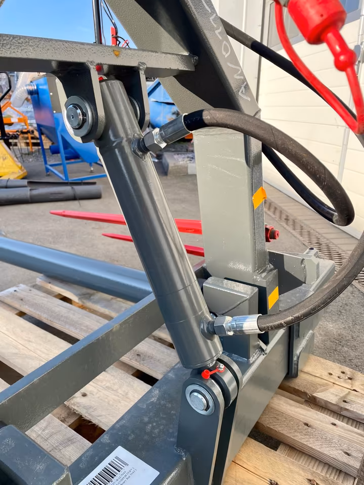 Bale fork 1450 mm hydraulically foldable – bale transport fork Cat. 1/2 & EURO