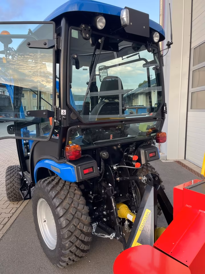 Solis 26 9+9 Traktor mit XXL Kabine & Frontlader | 26 PS Mitsubishi Diesel – Allrad, Servolenkung & Komfort