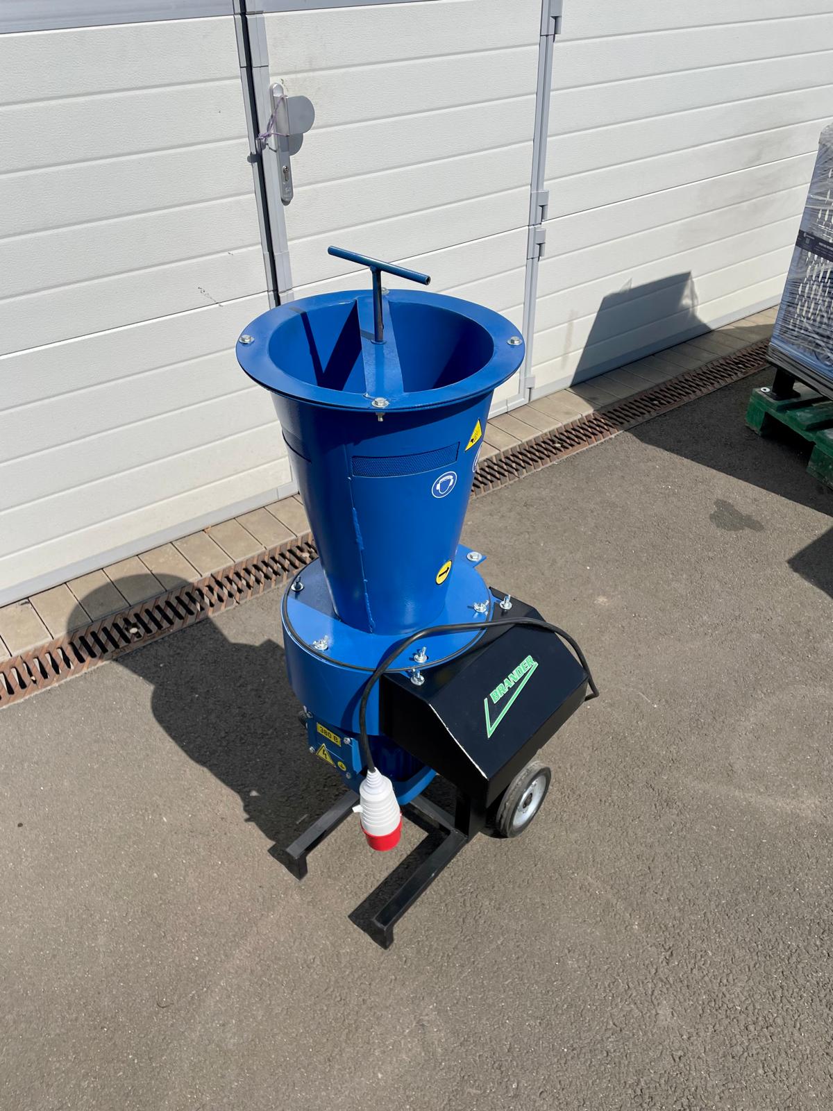 BRANDER Universalzerkleinerer - /Stroh- & Getreideschroter | 2,2 kW Elektromotor