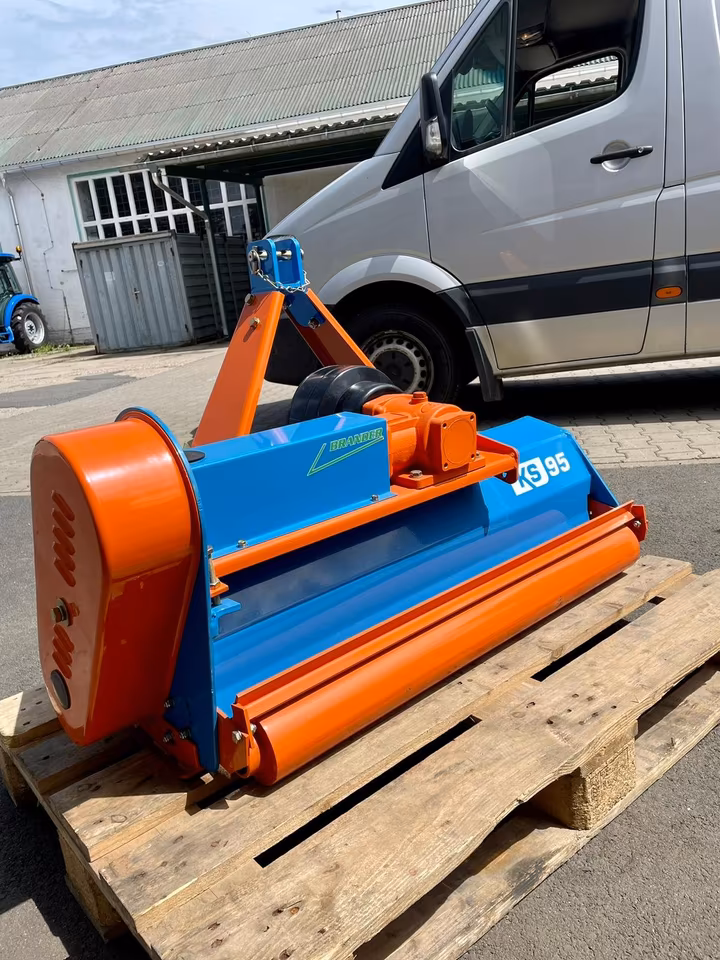 Broyeur arrière Stark série KS – broyeur à fléaux de 0,95 m à 1,35 m pour tracteurs compacts