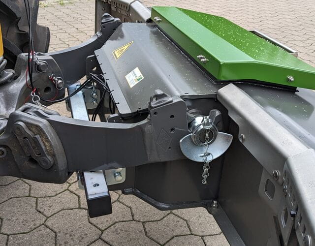 Bressel und Lade Front - / und Heckgewicht mit Staufach