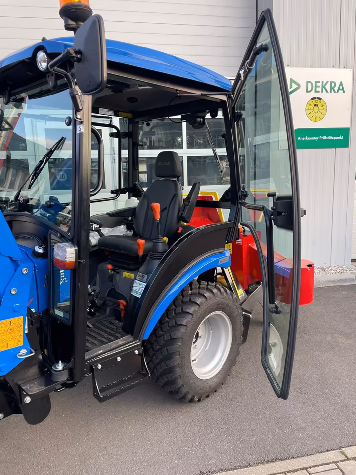 Solis 26 9+9 Traktor mit XXL Kabine & Frontlader | 26 PS Mitsubishi Diesel – Allrad, Servolenkung & Komfort