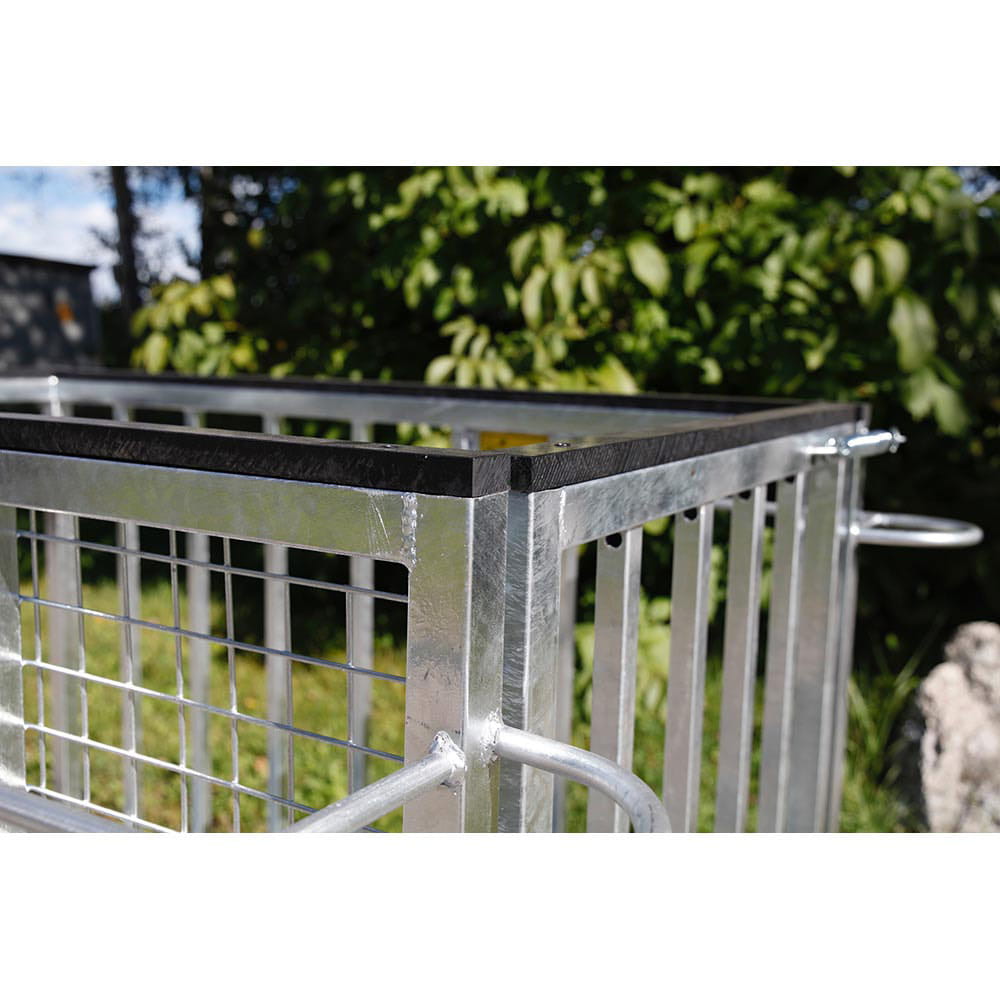 AUFPREIS Kunststoffaufsatz montiert / für Arbeitsbühne / bei Arbeiten mit Kettensäge erforderlich