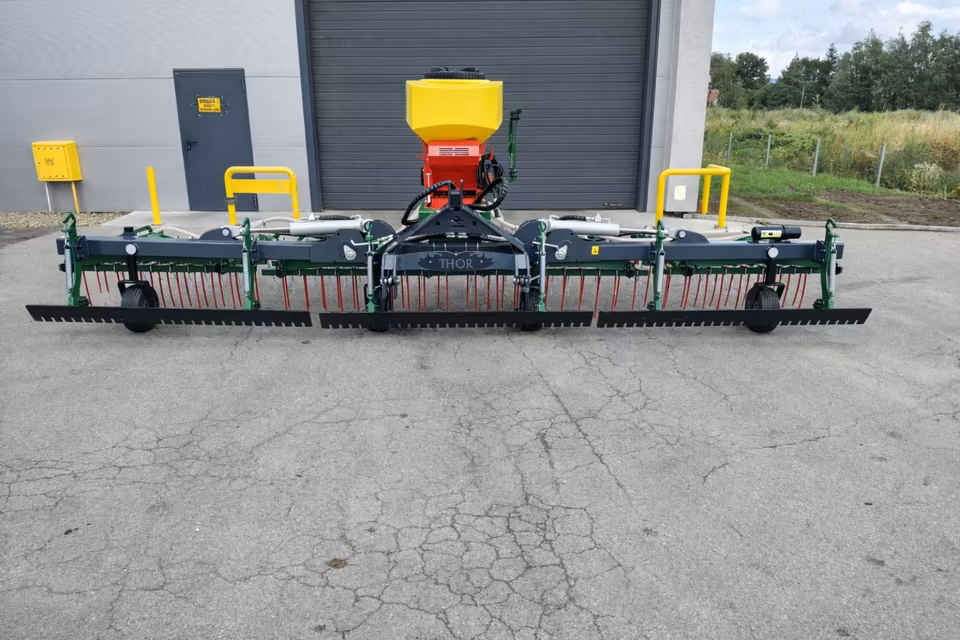 Harrow / meadow harrow 6 m with APV seeding unit PS 200 M – hydraulically foldable