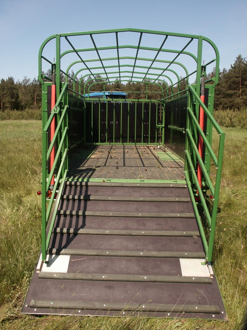 Remorque Pronar T046/1 Courier 10 – Transport de bétail avec système de freinage pneumatique | Remorque pour le transport d'animaux