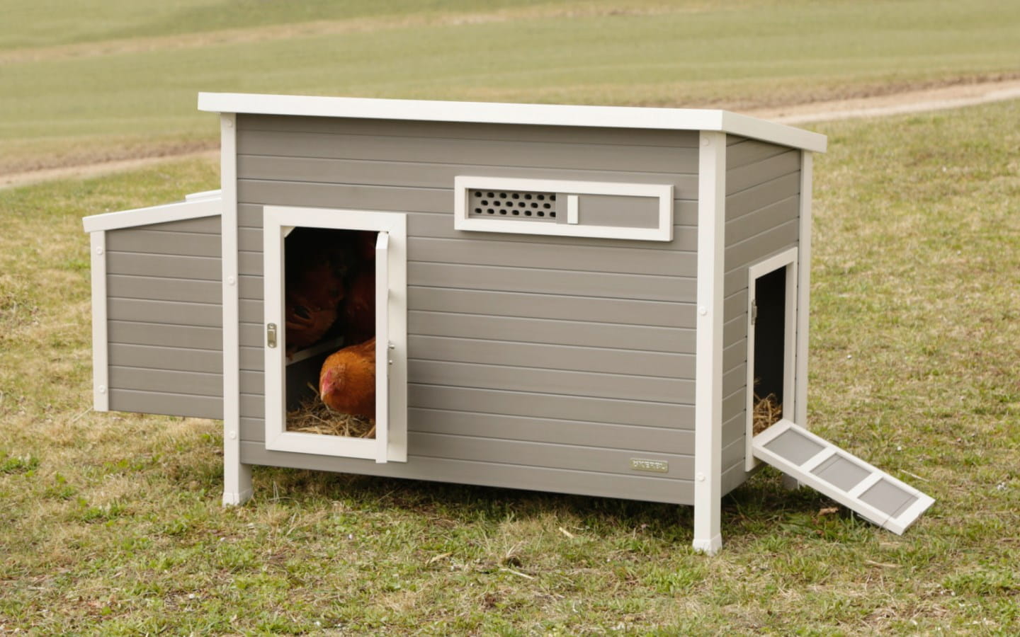 Kunststoff Stall - 137 x 73 x 83cm