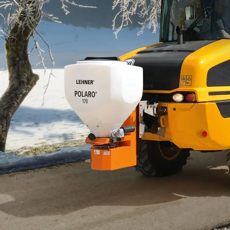 Streusalzstreuer, Kunststoffbehälter, Winterdienstgerät, weißer Behälter, Fahrzeuganbau