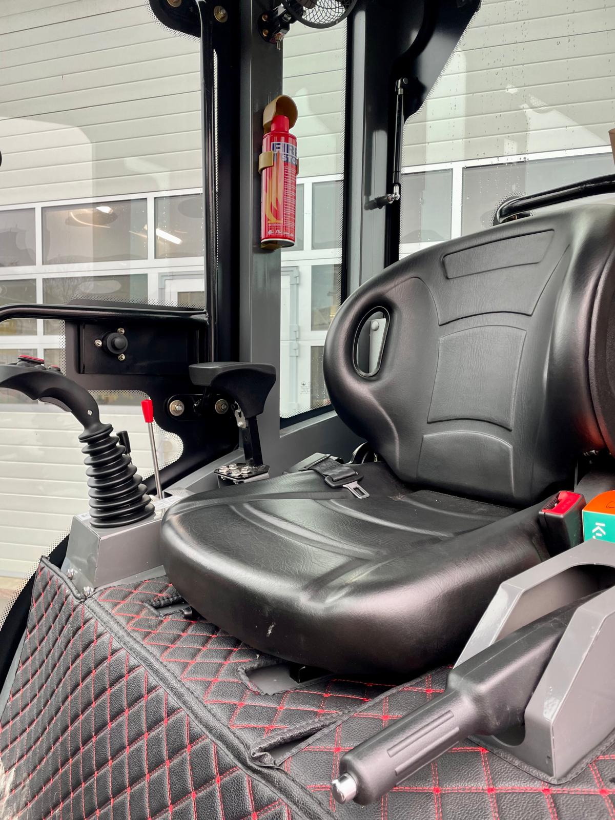 Telescopic wheel loader with cab & Kubota engine – 1200 kg rated load | Professional skid steer loader