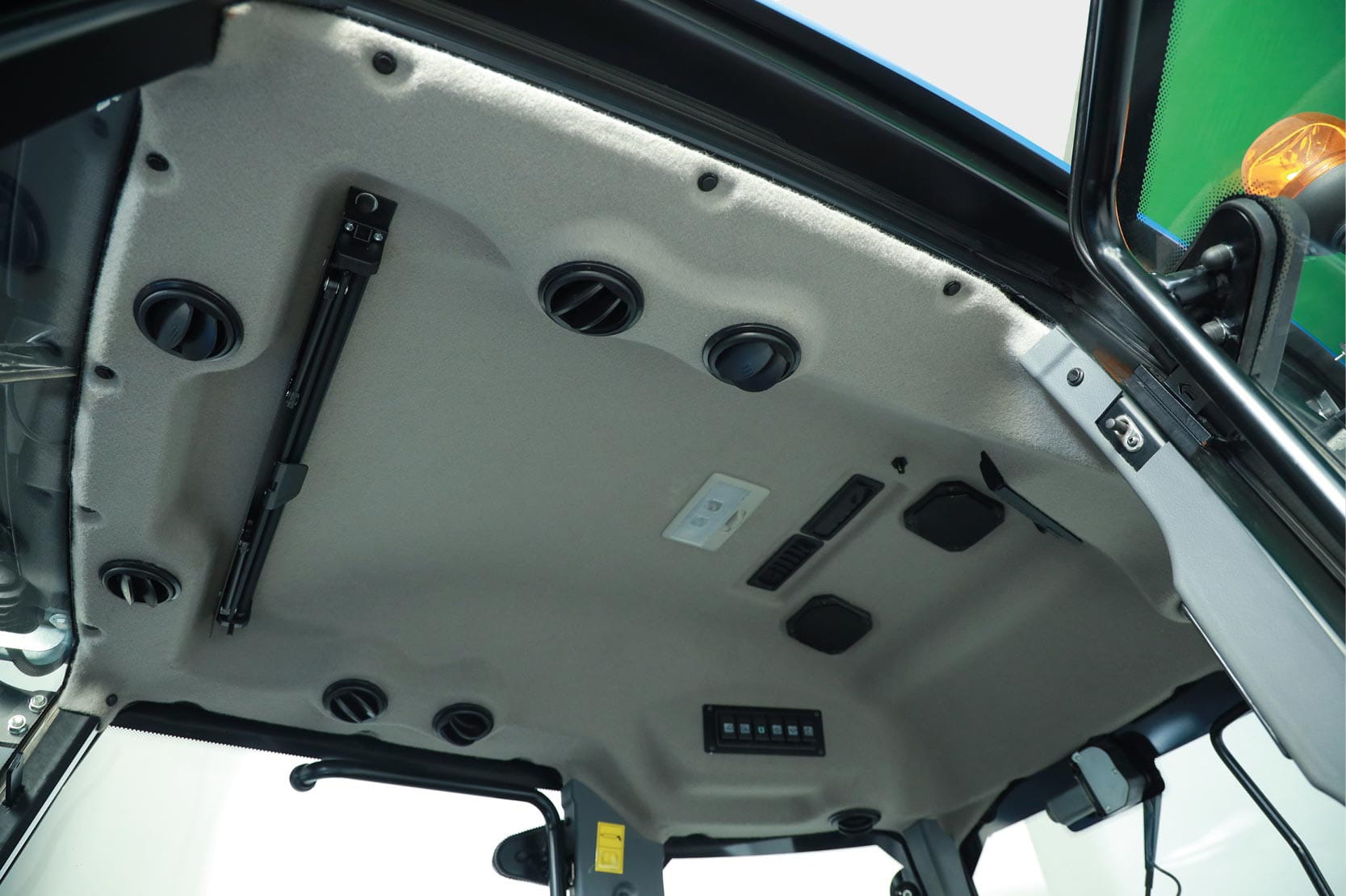 Solis 75 NT Stage V Carraro avec cabine – tracteur à voie étroite 75 ch