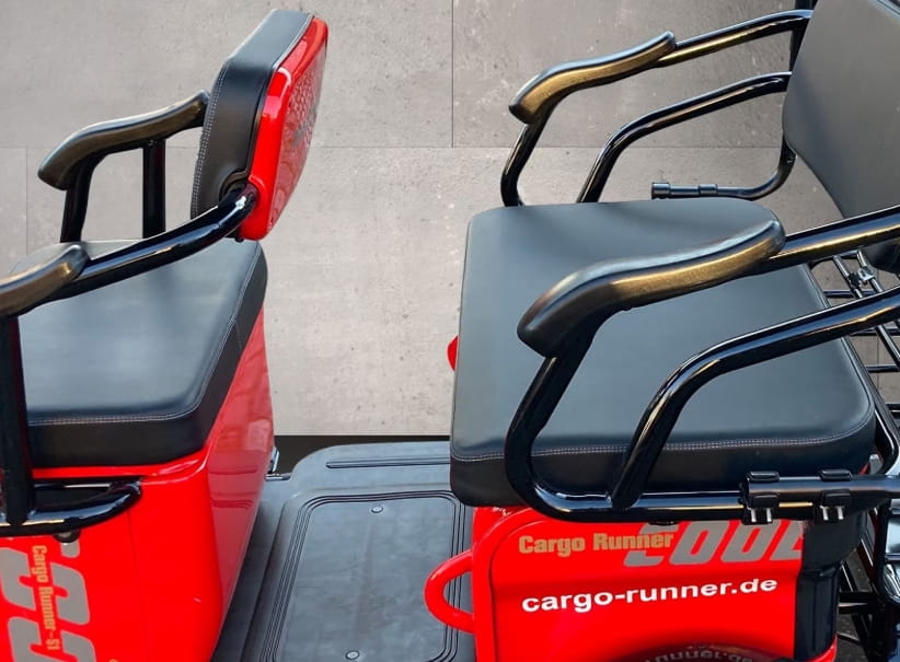 Cargo Runner PASSENGER mit Dach – 25 km/h Elektrofahrzeug für 2 Personen | Mofa-Prüfbescheinigung