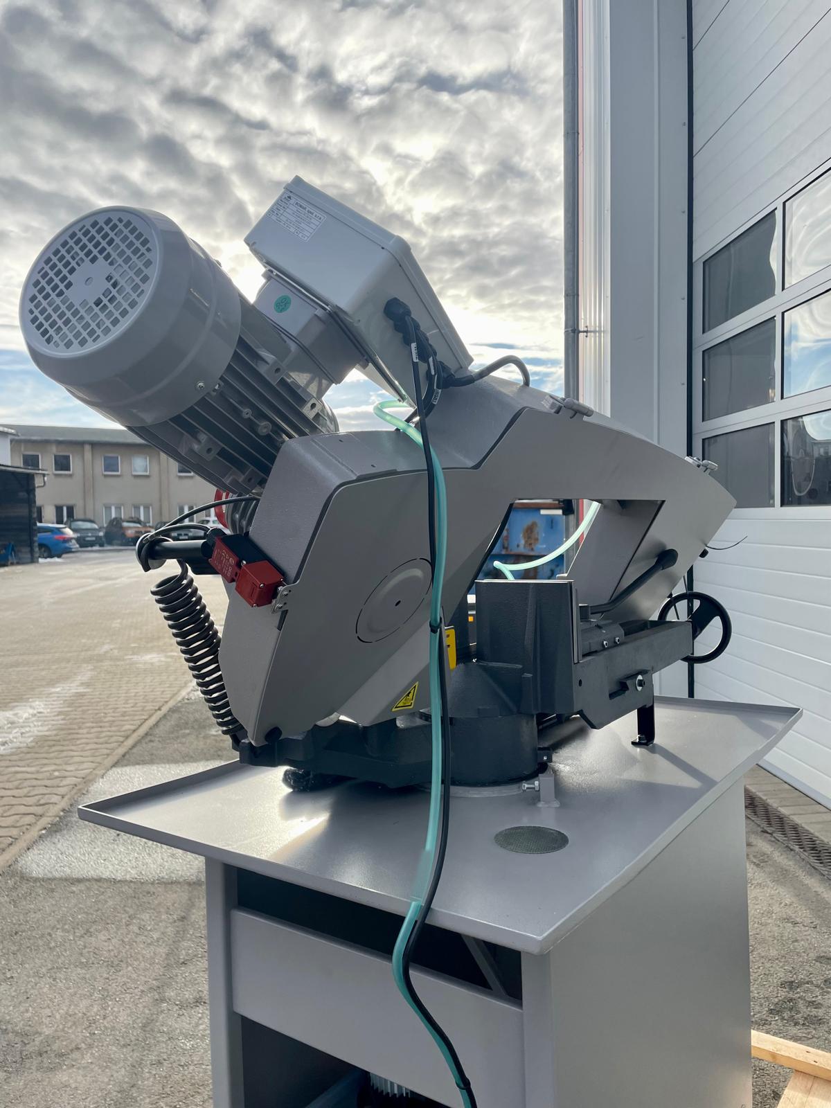 BOMAR BasiCut 275.230 DG – manuelle Metallbandsäge mit stabilem Graugussrahmen, Hartmetall-Sägebandführung und 1.500 W Antrieb