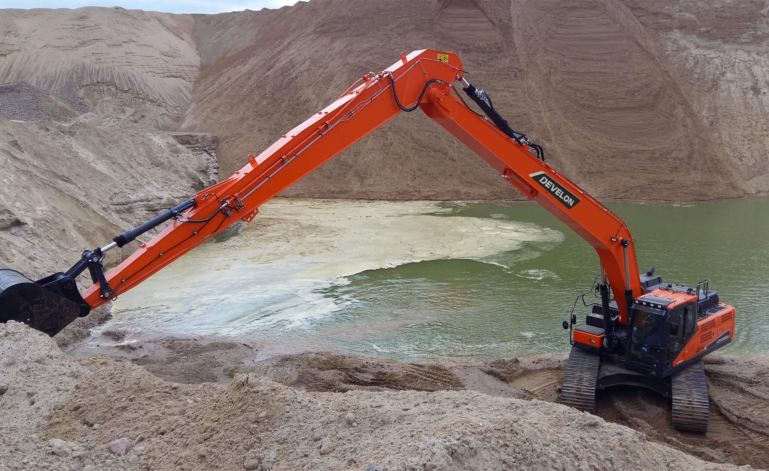 Raupenbagger Develon DX300LC-7 SLR