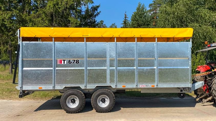 Remorque pour bétail Cynkomet T-678 Courier 10 EU – robuste, galvanisée et sûre pour le transport d'animaux