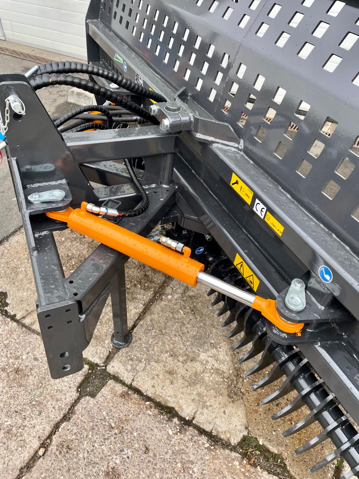 Fliegl Siloschiebeschild mit Rotorverteiler – 3000 mm hydraulisch schwenkbar, Dreipunktaufnahme Kat. 2