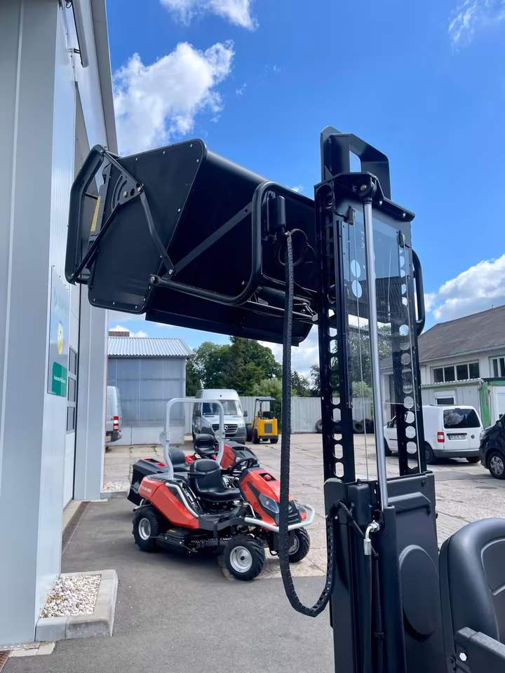 Herkules Rasentraktor HT 102-24 XD 4WD NEO – Hochentleerung, 4WD & 102 cm Mähwerk