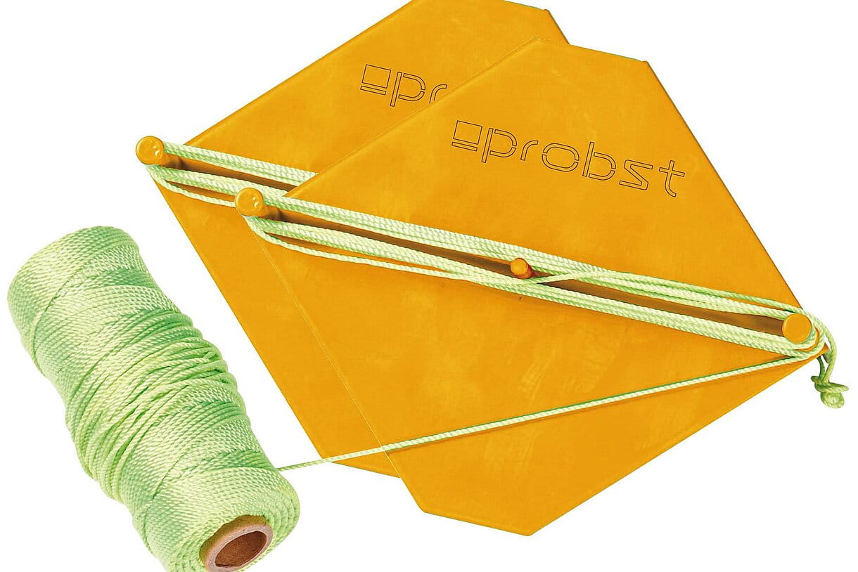 Probst lacing aid for the precise alignment of guide lines in landscaping and building construction