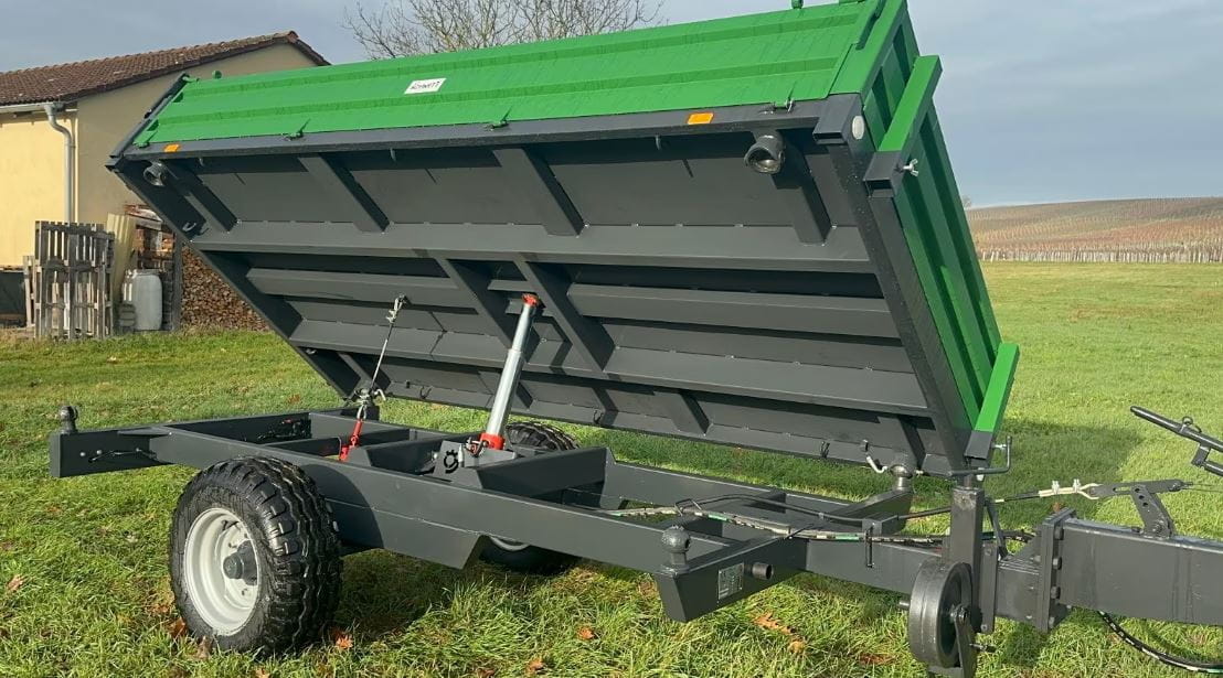 Single-axle three-way tipper trailer - 5T / 350x180x40 cm