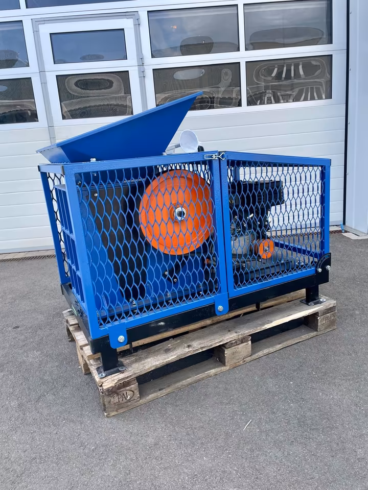 Anhänger Backenbrecher Bizon 450 - Benzinmotor 18PS