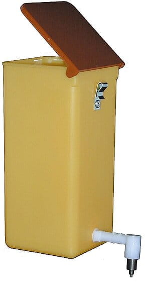 70700 Nippeltränke mit Deckel 0,5 Liter